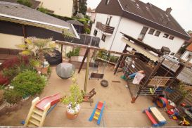 2018-05-03 Kinderspielplatz klein 01