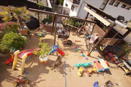 2018-05 Kinderspielplatz und Garten 016